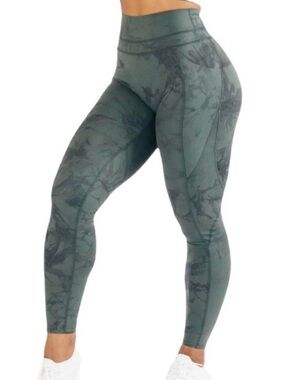 Alphalete Alphalux Storm
Leggings in Green